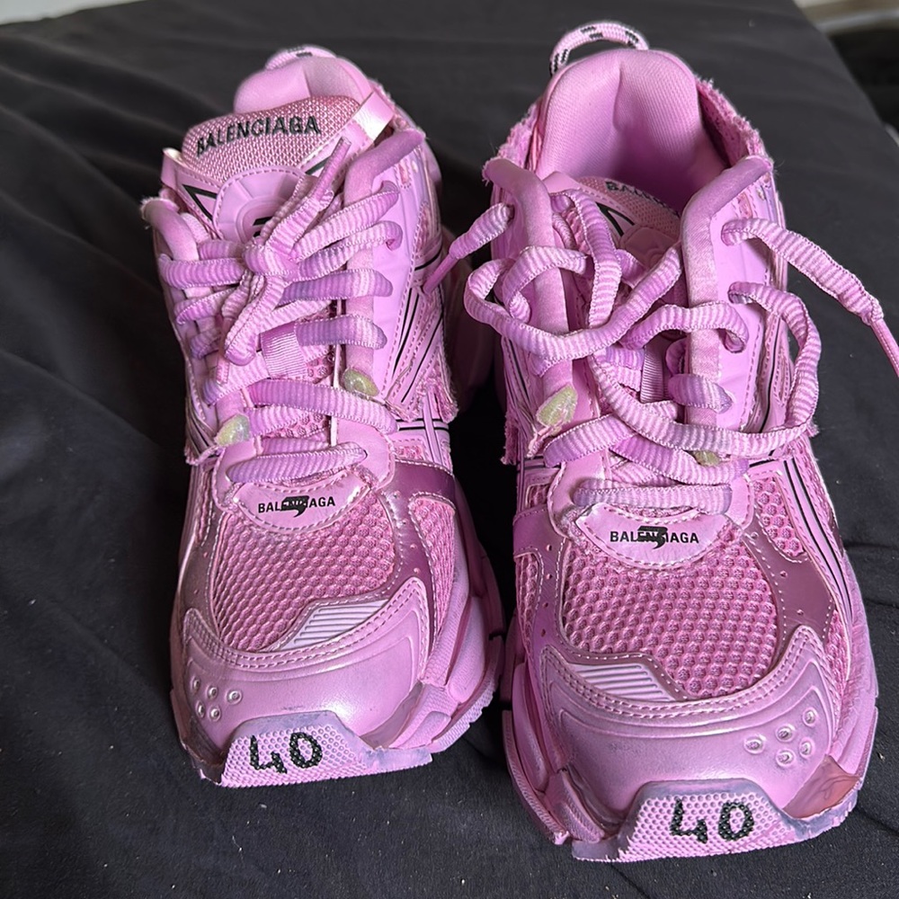 Pink Balenciaga Runner Size 40